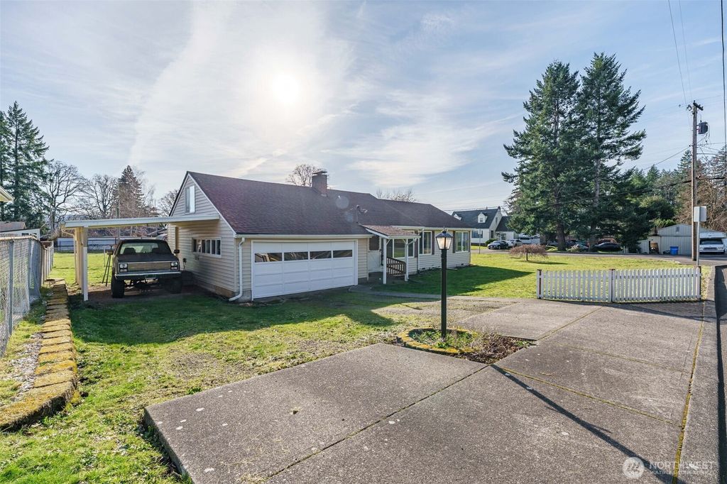 Photo of 2800 I Street, Washougal, WA 98671 (MLS # 2480430)