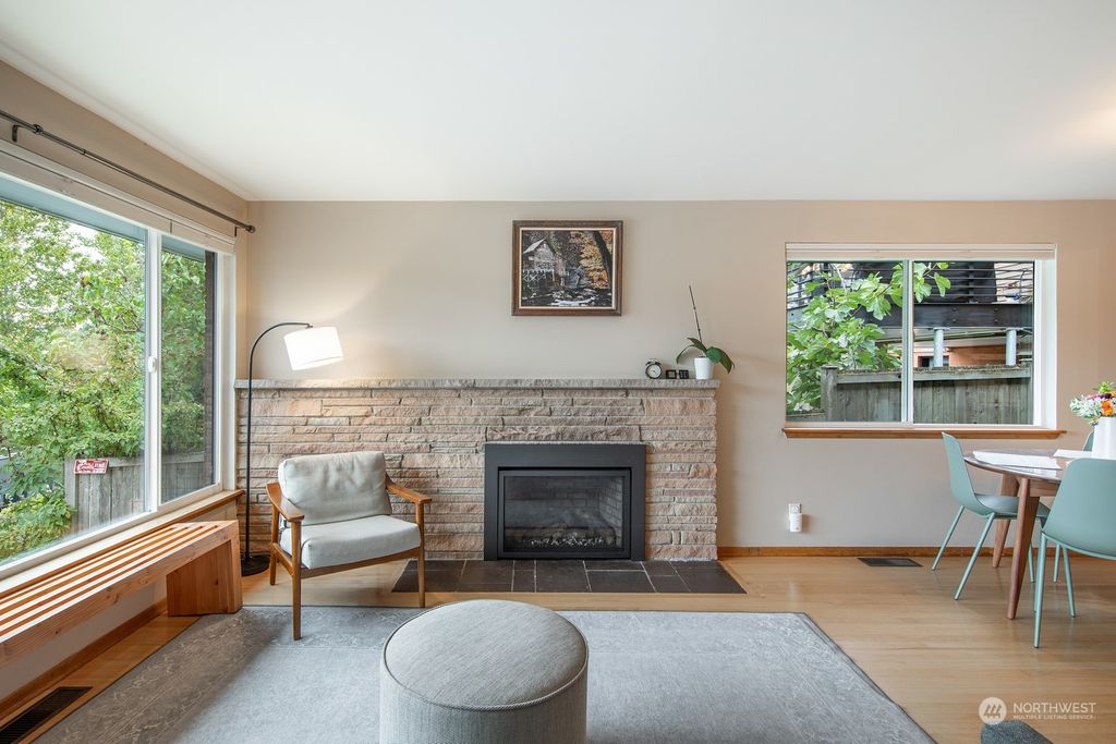 Photo of 5031 39th Avenue NE, Seattle, WA 98105 (MLS # 2165936)