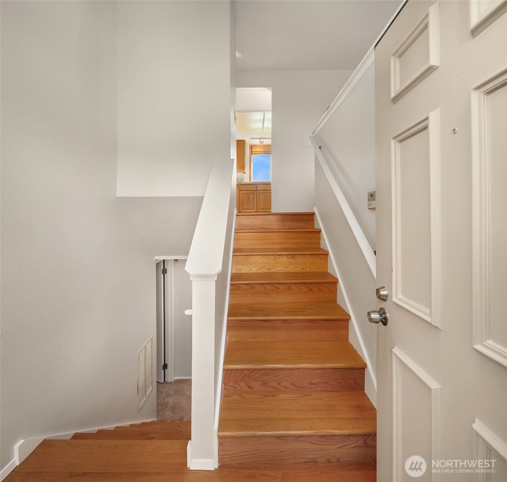 Photo of 2812 SE 18th Place, Renton, WA 98058 (MLS # 2382718)