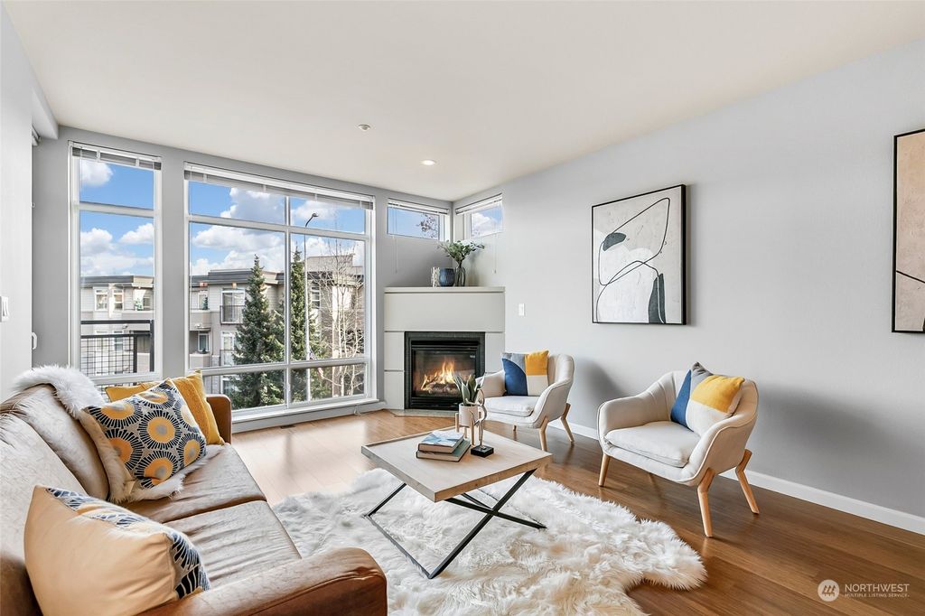 Photo of 211 Kirkland Avenue #306, Kirkland, WA 98033 (MLS # 2029798)