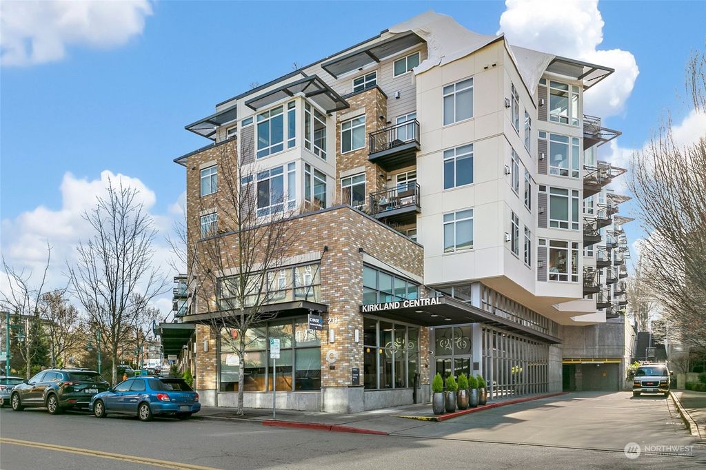 Photo of 211 Kirkland Avenue #306, Kirkland, WA 98033 (MLS # 2029798)