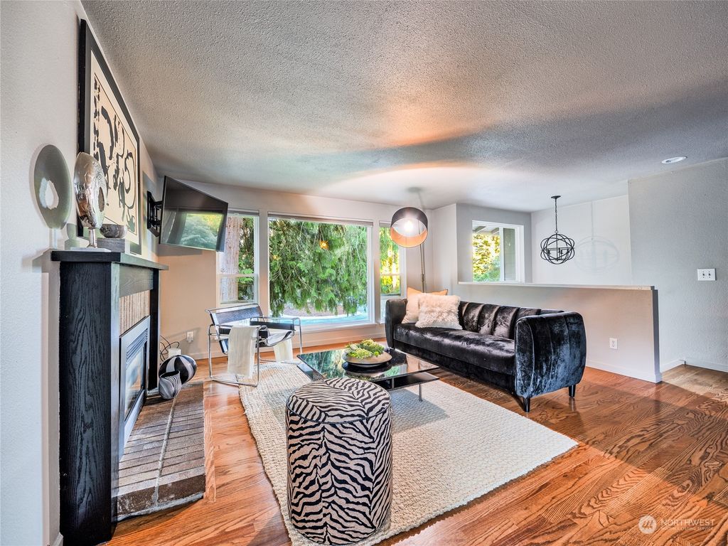 Photo of 8316 NE 120th Place, Kirkland, WA 98034 (MLS # 2263523)