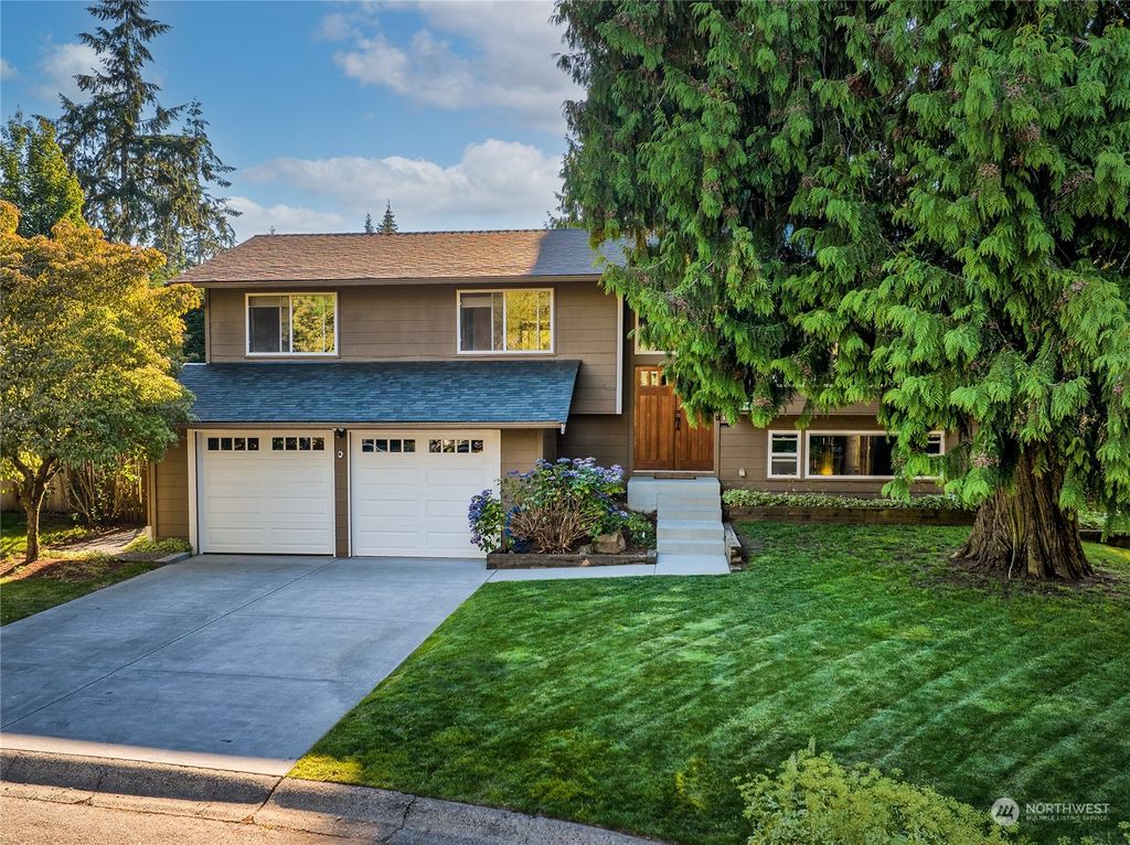Photo of 8316 NE 120th Place, Kirkland, WA 98034 (MLS # 2263523)