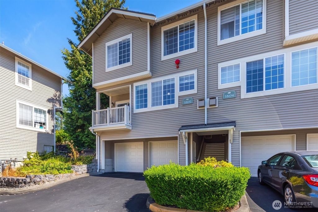 Photo of 18632 NE 55th Way, Redmond, WA 98052 (MLS # 2412015)