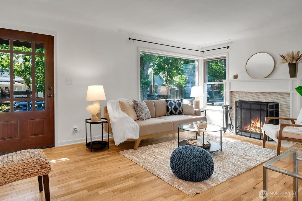 Photo of 6710 Flora Avenue S, Seattle, WA 98108 (MLS # 2379871)