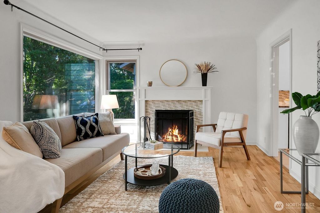 Photo of 6710 Flora Avenue S, Seattle, WA 98108 (MLS # 2379871)