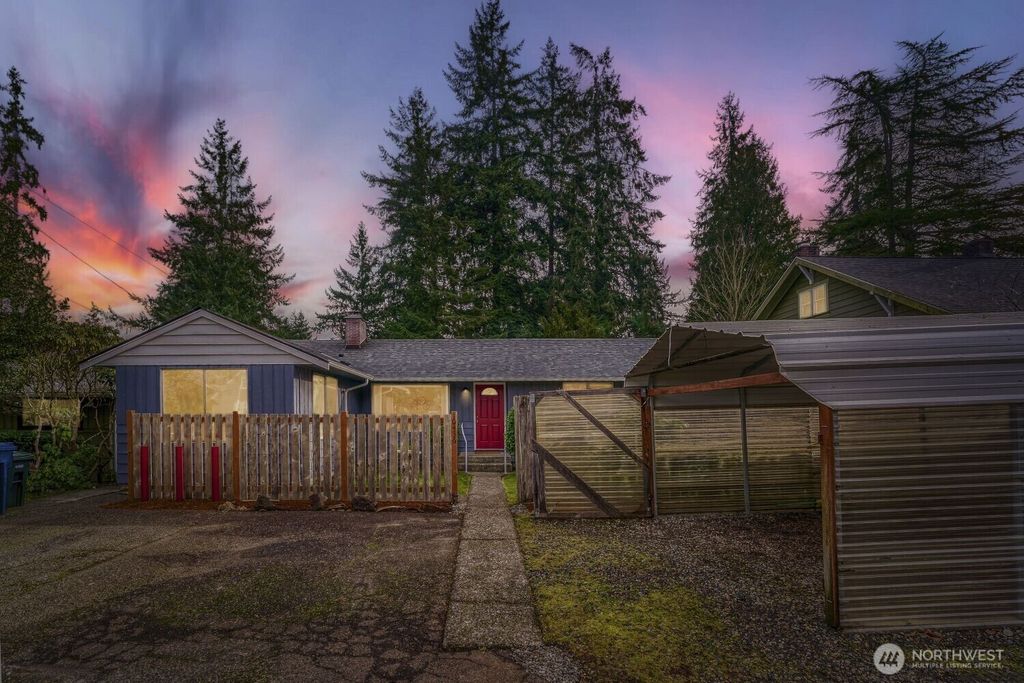 Photo of 16436 16th Avenue SW, Burien, WA 98166 (MLS # 2473501)