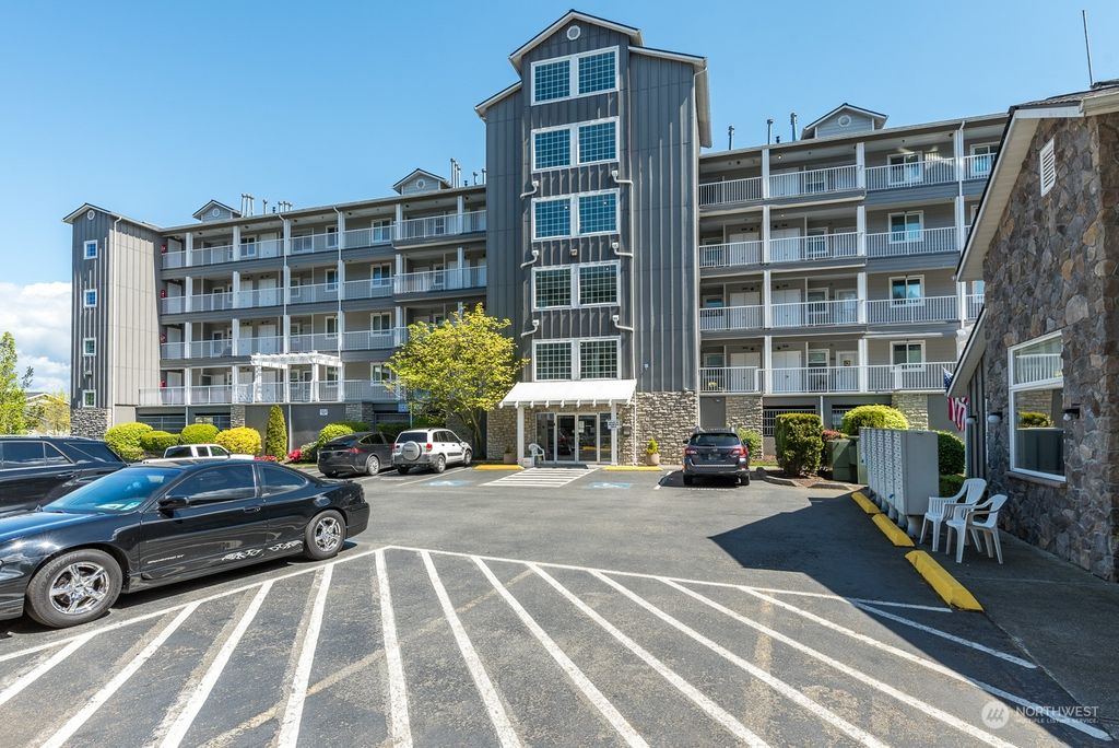 Photo of 1318 37th Street #3234, Everett, WA 98201 (MLS # 2229837)