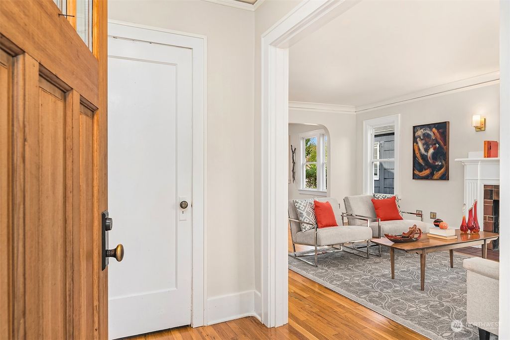 Photo of 8021 29th Avenue NW, Seattle, WA 98117 (MLS # 2291308)