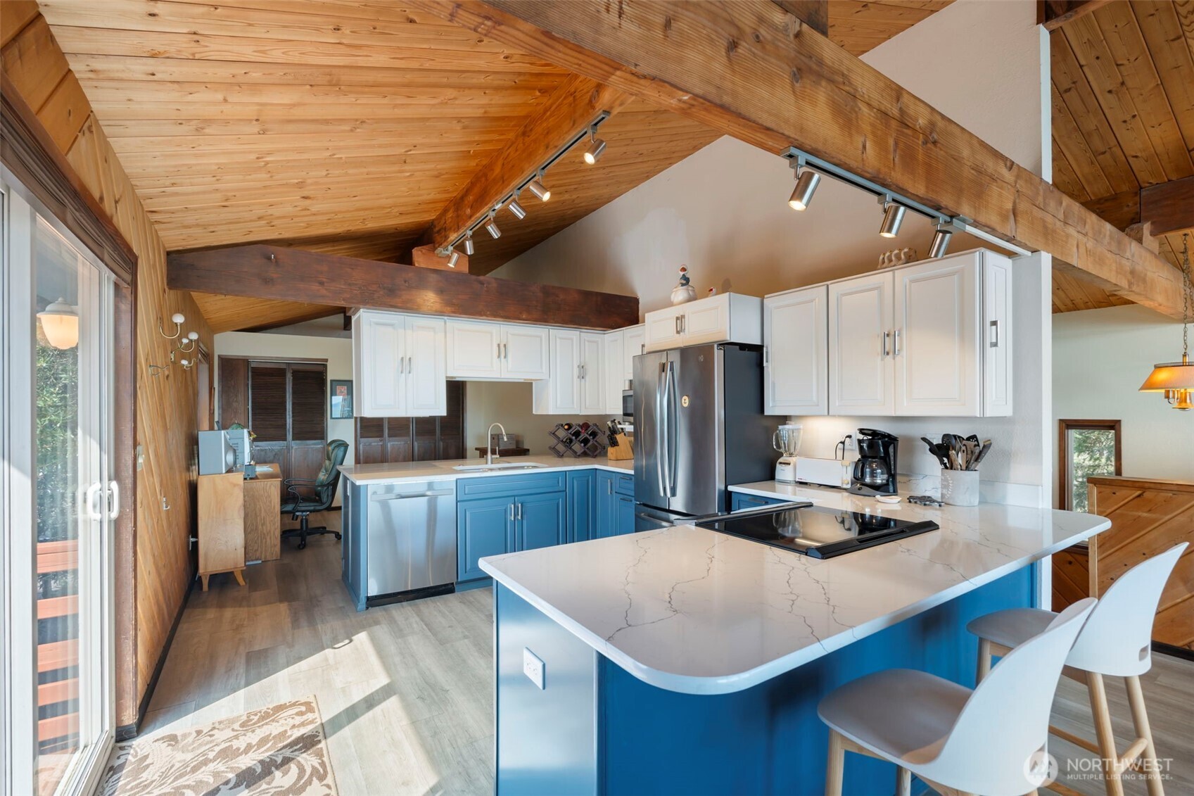 326 Harbor View Loop SE