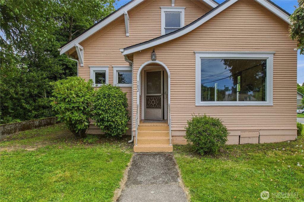 Photo of 102 Perry Street NW, Olympia, WA 98502 (MLS # 2532376)