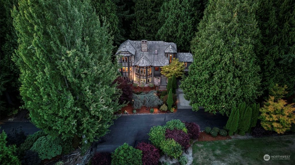 Photo of 15308 SE 167th Place, Renton, WA 98058 (MLS # 2175374)