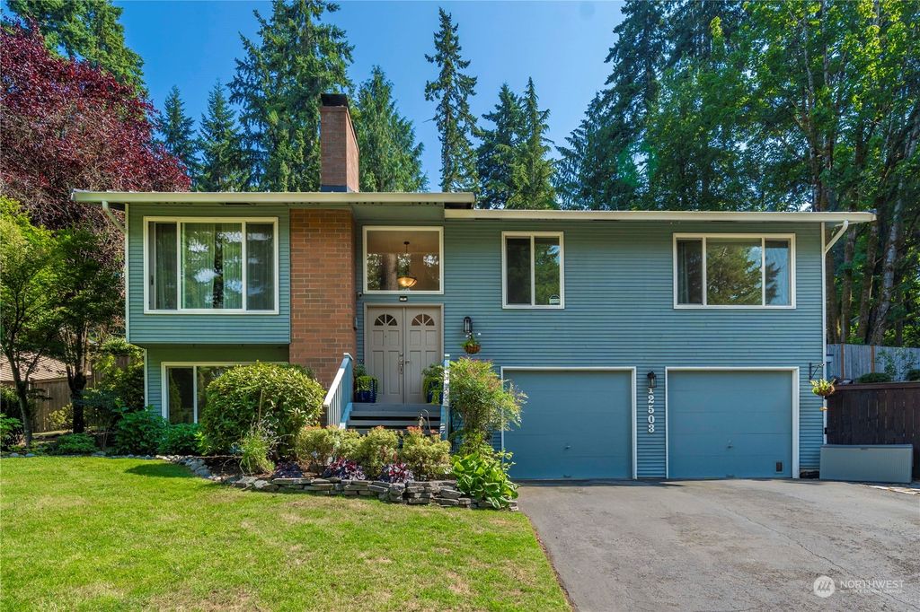 Photo of 12503 SE 96th Place, Renton, WA 98056 (MLS # 2138596)