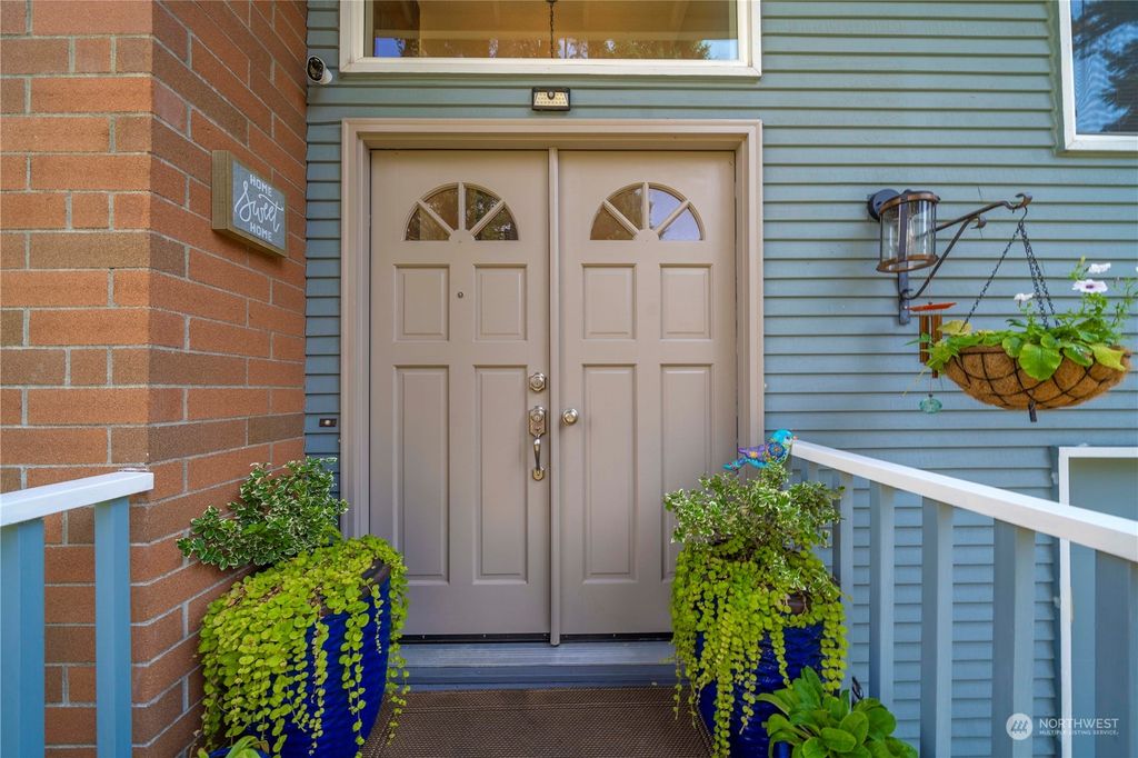 Photo of 12503 SE 96th Place, Renton, WA 98056 (MLS # 2138596)