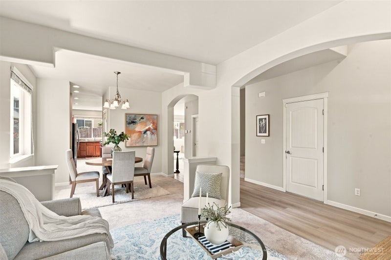 1415 Farina Loop SE