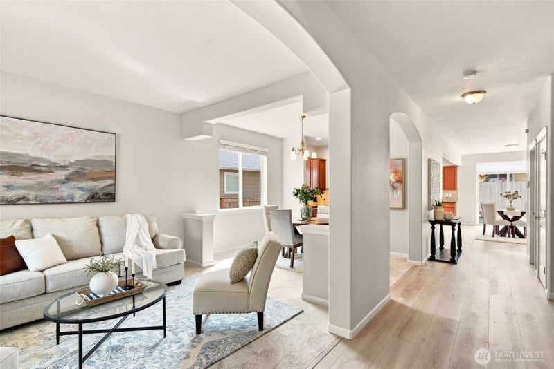 1415 Farina Loop SE
