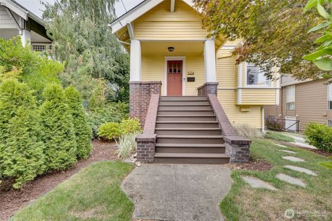 Photo of 324 NE 50th Street, Seattle, WA 98105 (MLS # 2414370)
