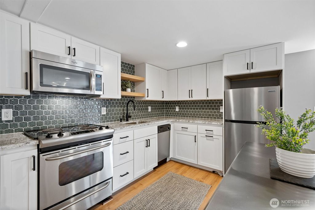 Photo of 324 NE 50th Street, Seattle, WA 98105 (MLS # 2414370)