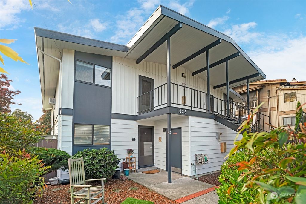 Photo of 1033 SW 151st Street, Burien, WA 98166 (MLS # 2176793)