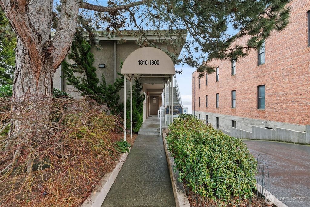 Photo of 1810 43rd Avenue E #301, Seattle, WA 98112 (MLS # 2499434)