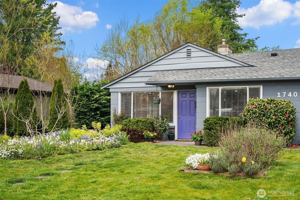 Photo of 1740 NE 136th Street, Seattle, WA 98125 (MLS # 2509641)