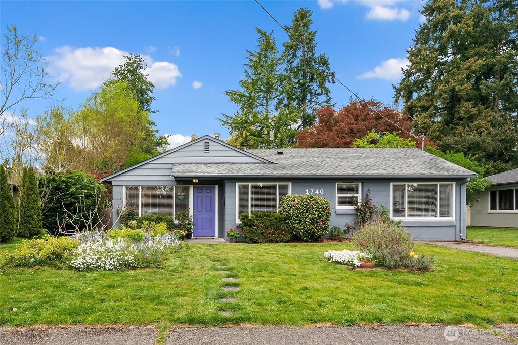 Photo of 1740 NE 136th Street, Seattle, WA 98125 (MLS # 2509641)