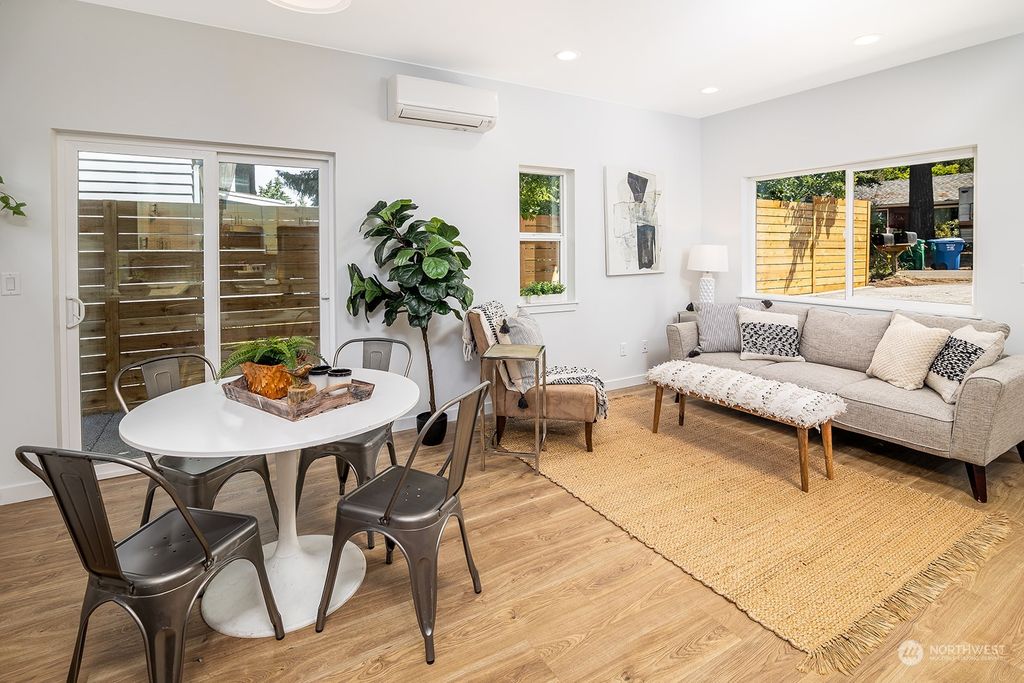 Photo of 14337 B Roslyn Place N, Seattle, WA 98133 (MLS # 2078204)