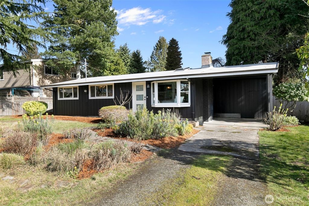 Photo of 11428 35th Avenue SW, Seattle, WA 98146 (MLS # 2339876)