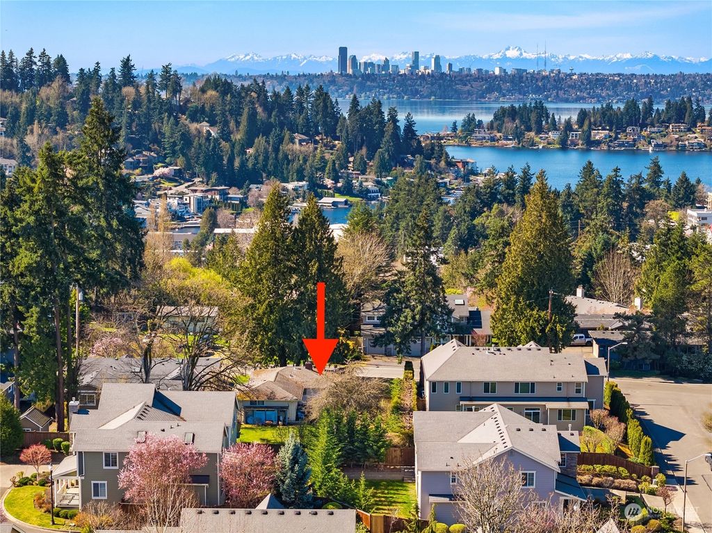 Photo of 208 106th Avenue SE, Bellevue, WA 98004 (MLS # 2212770)