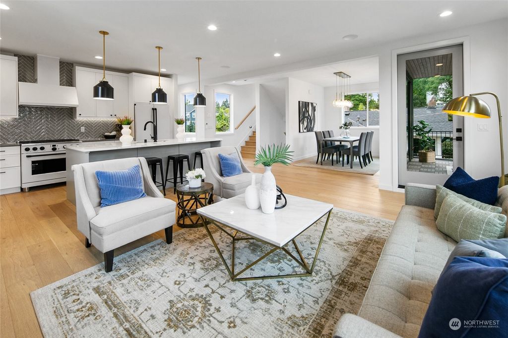 Photo of 512 NE 86th Street, Seattle, WA 98115 (MLS # 2263905)