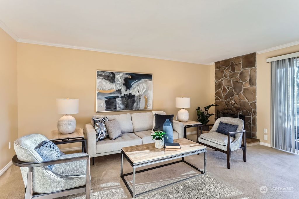 Photo of 12423 NE 131st Court #E-305, Kirkland, WA 98034 (MLS # 2321609)