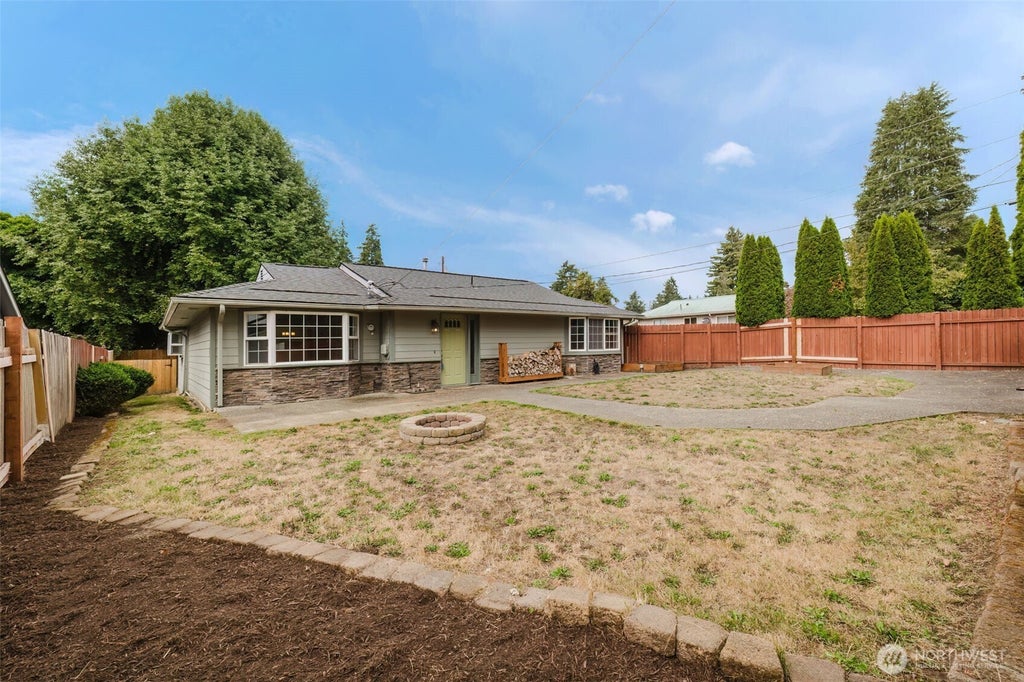 Photo of 3313 Trenton Avenue, Bremerton, WA 98310 (MLS # 2581607)