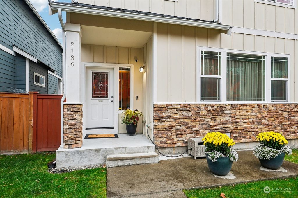 Photo of 2136 S 263rd Street, Des Moines, WA 98198 (MLS # 2309364)