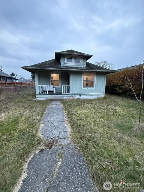 Photo of 504 Dupont Avenue, Dupont, WA 98327 (MLS # 2455106)