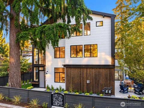 Photo of 12717 4th Ave AVE NW, Seattle, WA 98177 (MLS # 2591843)