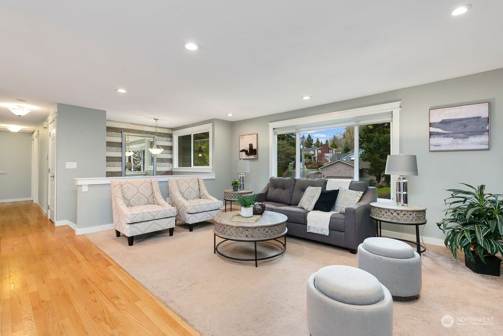 Photo of 18623 112th Avenue SE, Renton, WA 98055 (MLS # 2055852)