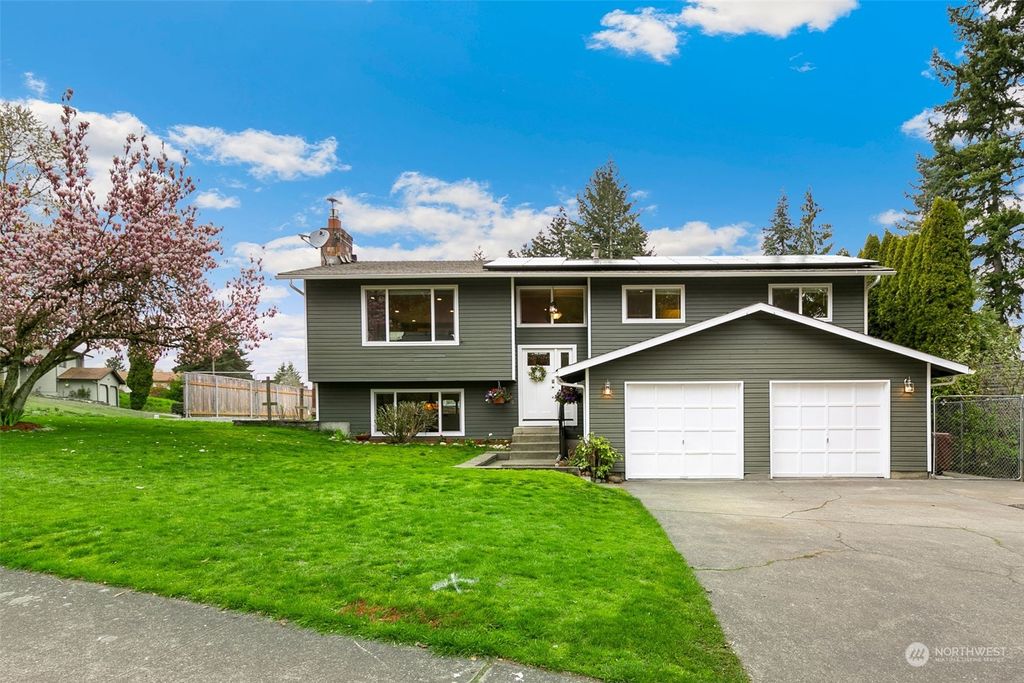 Photo of 18623 112th Avenue SE, Renton, WA 98055 (MLS # 2055852)