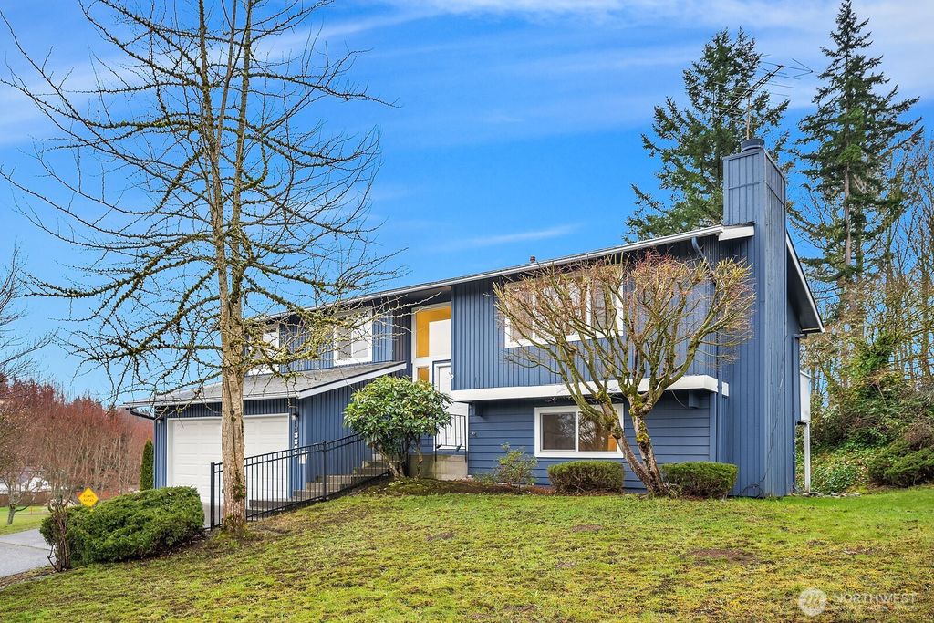 Photo of 13203 SE 164th Street, Renton, WA 98058 (MLS # 2487717)