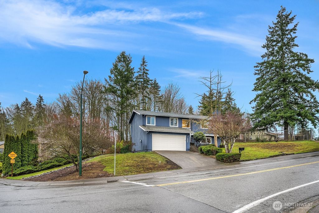 Photo of 13203 SE 164th Street, Renton, WA 98058 (MLS # 2487717)