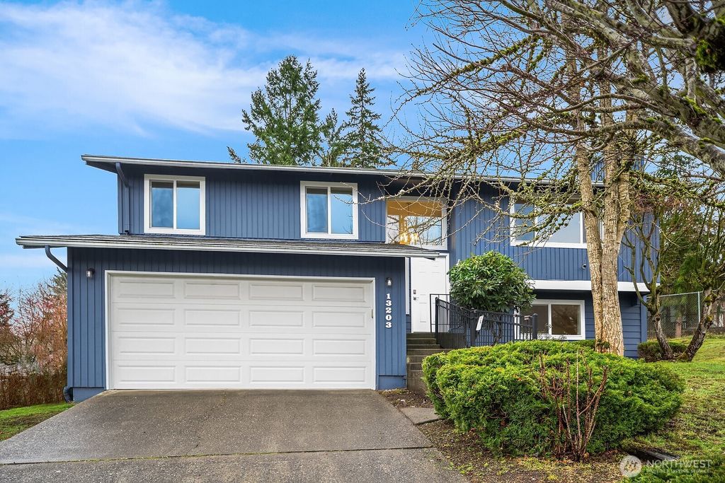 Photo of 13203 SE 164th Street, Renton, WA 98058 (MLS # 2487717)