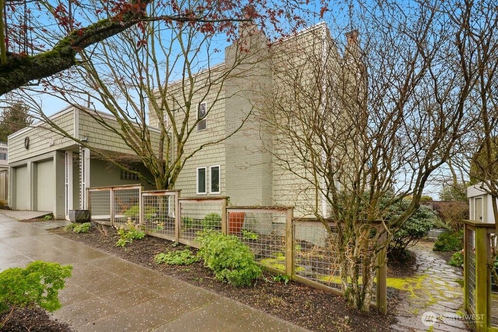Photo of 4200 SW Atlantic Street, Seattle, WA 98116 (MLS # 2497939)