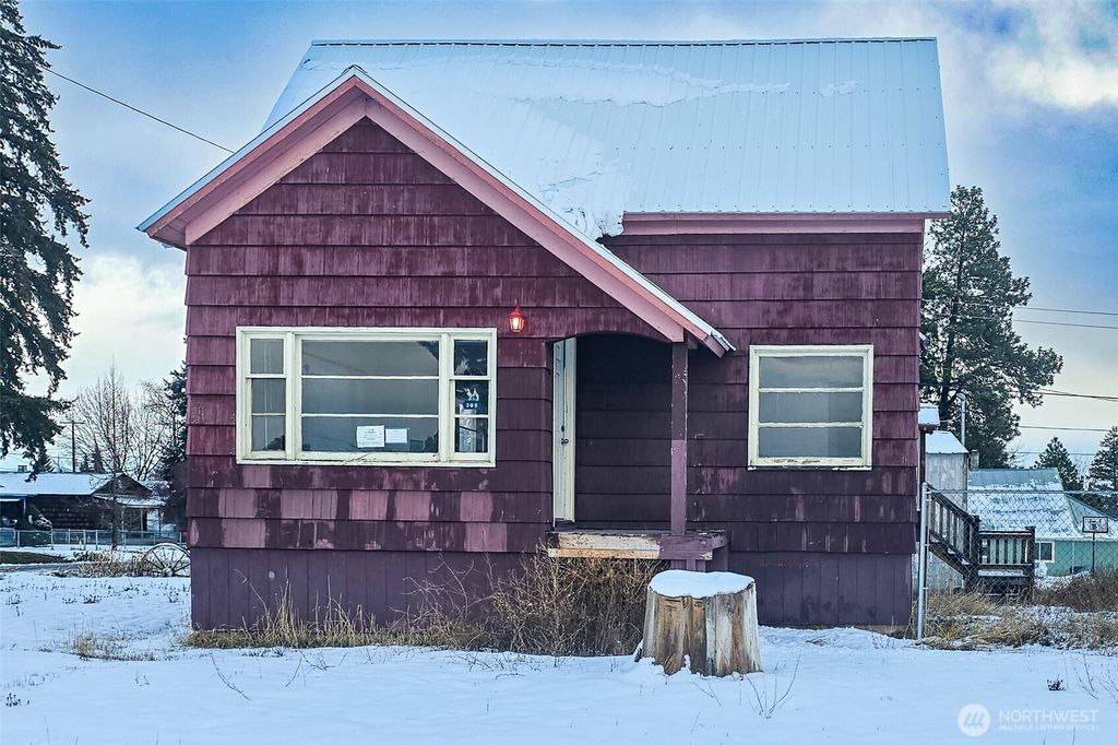 Photo of 305 S Central Avenue, Waterville, WA 98858 (MLS # 2467188)