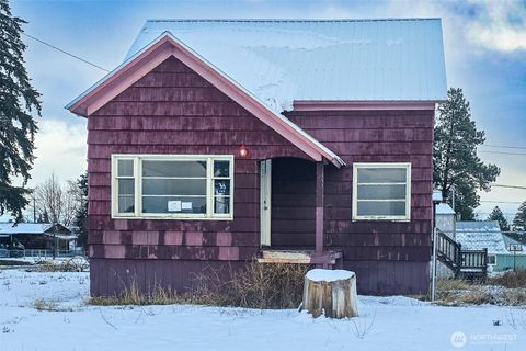 Photo of 305 S Central Avenue, Waterville, WA 98858 (MLS # 2467188)