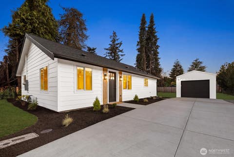 Photo of 2105 D Street SE, Auburn, WA 98002 (MLS # 2538897)