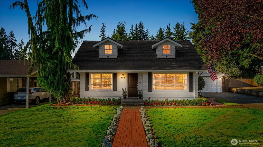 Photo of 323 E Beech Street, Everett, WA 98203 (MLS # 2427375)