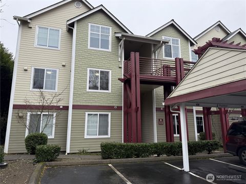 Photo of 13000 Admiralty Way #B201, Everett, WA 98204 (MLS # 2475571)