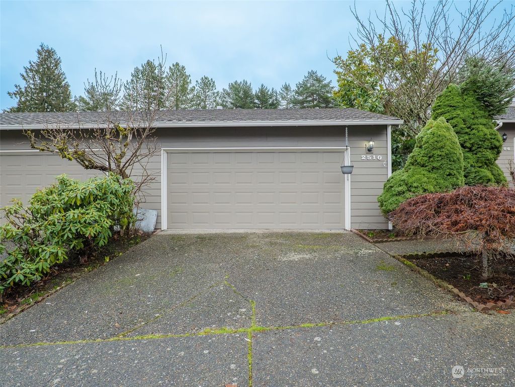 Photo of 2510 174th Avenue NE, Redmond, WA 98052 (MLS # 2188570)