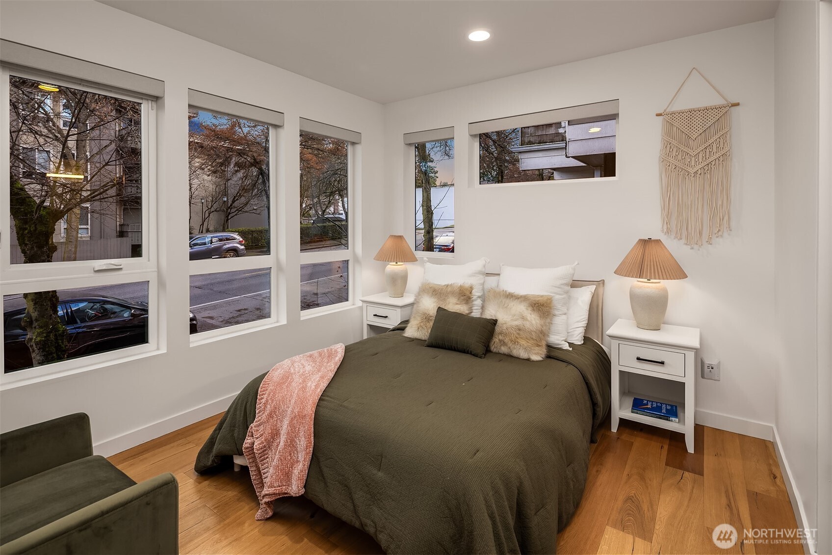 9709 Roosevelt Way NE A