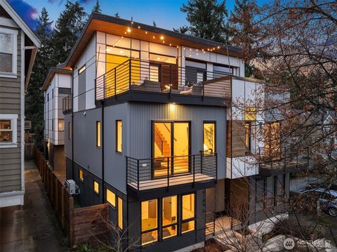 9709 Roosevelt Way NE A Seattle WA 98115