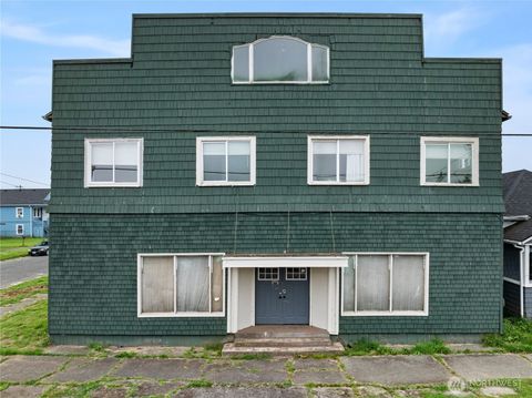 Photo of 201 N Washington Street, Aberdeen, WA 98520 (MLS # 2427714)